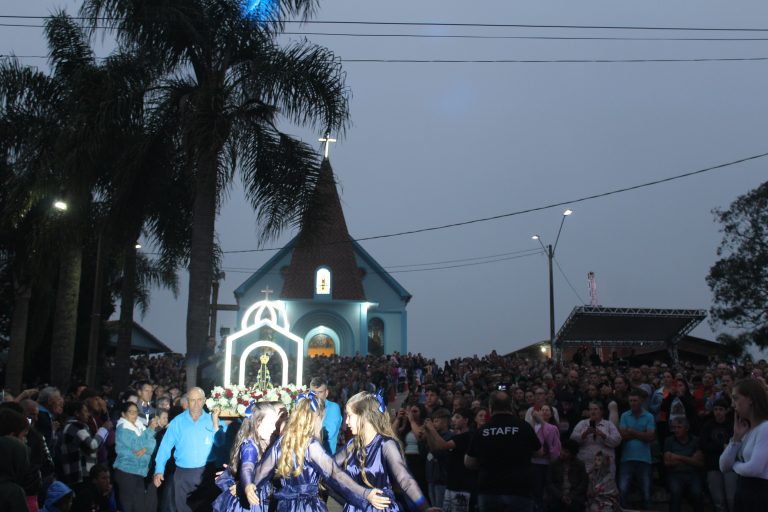 Grande público na missa da romaria em Palmitos. Foto: O Regional