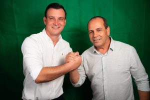 Maicon Tiguera e Pedrinho seguem à frente da prefeitura de Piên. Foto: Divulgação