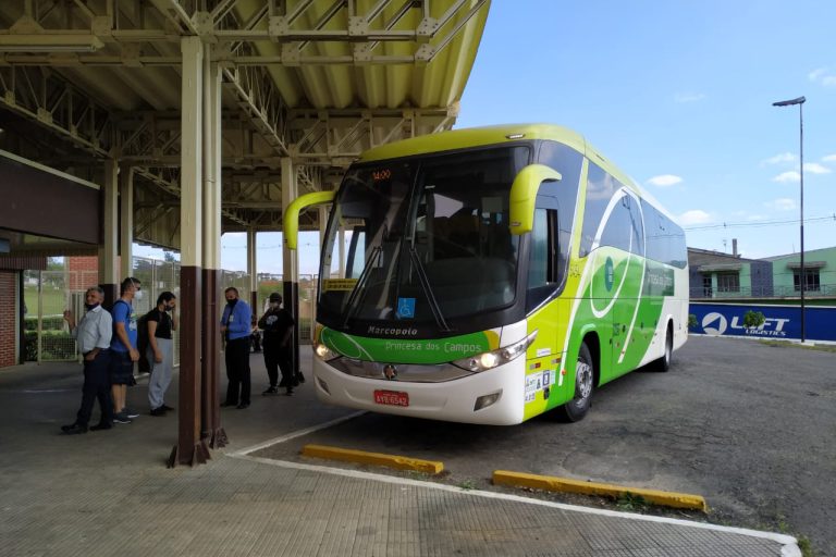 Sancionada a lei da gratuidade de passagens interestaduais para idosos. Foto: DER/PR