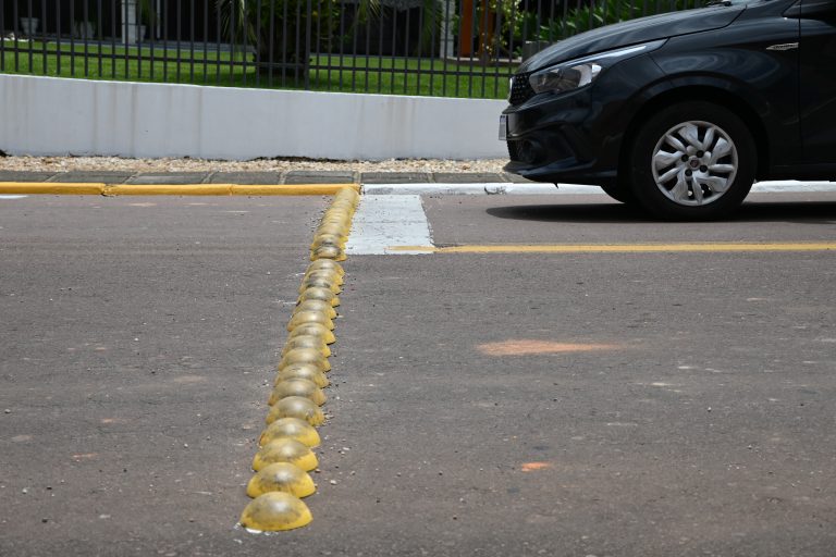 Redutores de velocidade são instalados na área urbana de Contenda. Foto: Assessoria de Imprensa/Prefeitura de Contenda