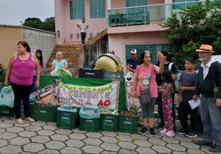 Frutas e verduras foram distribuídas para famílias em Mandirituba. Foto: Assessoria de Imprensa/Prefeitura de Mandirituba