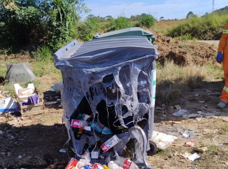 Ato de vandalismo foi registrado em container. Foto: Assessoria de Imprensa/Prefeitura de Contenda