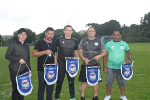 Equipe de arbitragem e do Esporte de Piên. Foto: O Regional