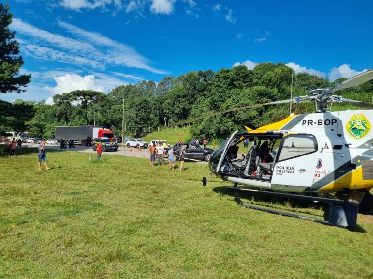 Helicóptero auxiliou no atendimento aos feridos no acidente. Foto: Divulgação/PRF