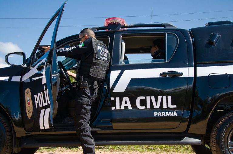 PCPR e Guarda Municipal efetuaram a prisão do suspeito de atear fogo contra homem em Araucária. Foto: Fábio Dias/EPR