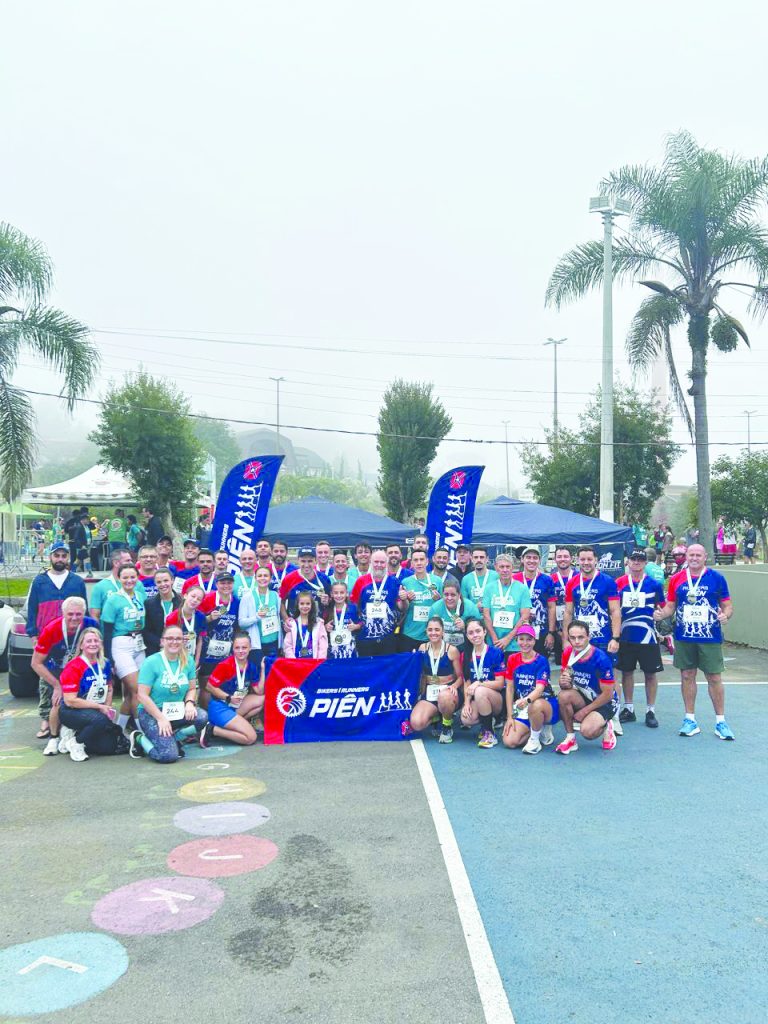 Grupo de Piên conquistou o prêmio de segunda maior equipe da prova. Foto: Divulgação