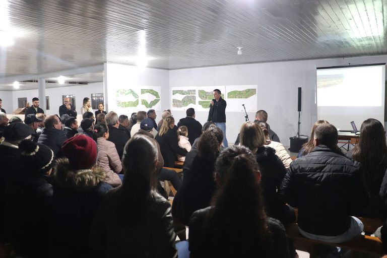 Pavimentação ligando os bairros foi detalhada em audiência. Foto: Assessoria de Imprensa/Prefeitura de Piên