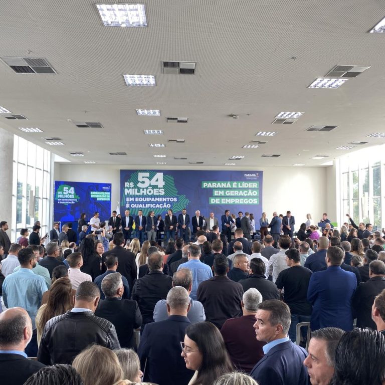 Equipamentos para agências foram entregues em evento em Curitiba. Foto: Divulgação