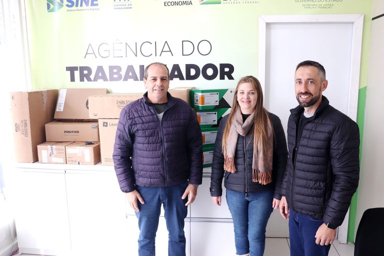 Governo do Paraná repassou equipamentos para Agência do Trabalhador de Piên. Foto: Assessoria de Imprensa/Prefeitura de Piên
