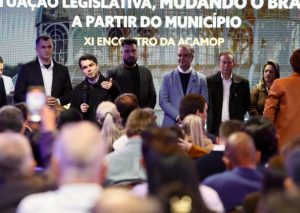 Curi participou do Encontro da Associação das Câmaras e Vereadores do Paraná, realizado em Curitiba. Foto: Rogério Machado/Alep