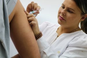 Aplicação da vacina é fundamental no combate à doença. Foto: Divulgação