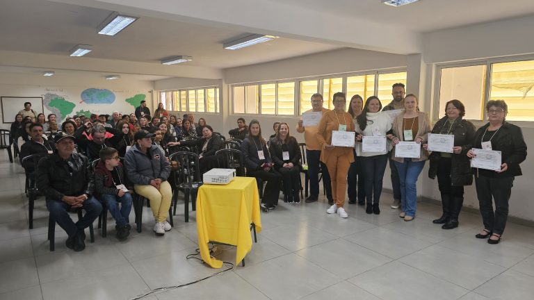 Encerramento contou com entrega de certificados aos conselheiros de assistência social. Foto: Assessoria de Imprensa/Prefeitura de Quitandinha