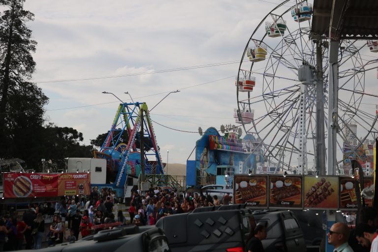 Milhares de pessoas participaram da festa de 65 anos de Mandirituba. Foto: Assessoria de Imprensa/Prefeitura de Mandirituba