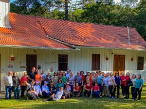 Grupo da terceira idade de Contenda visitaram diversos pontos turísticos. Foto: Assessoria de Imprensa/Prefeitura de Contenda