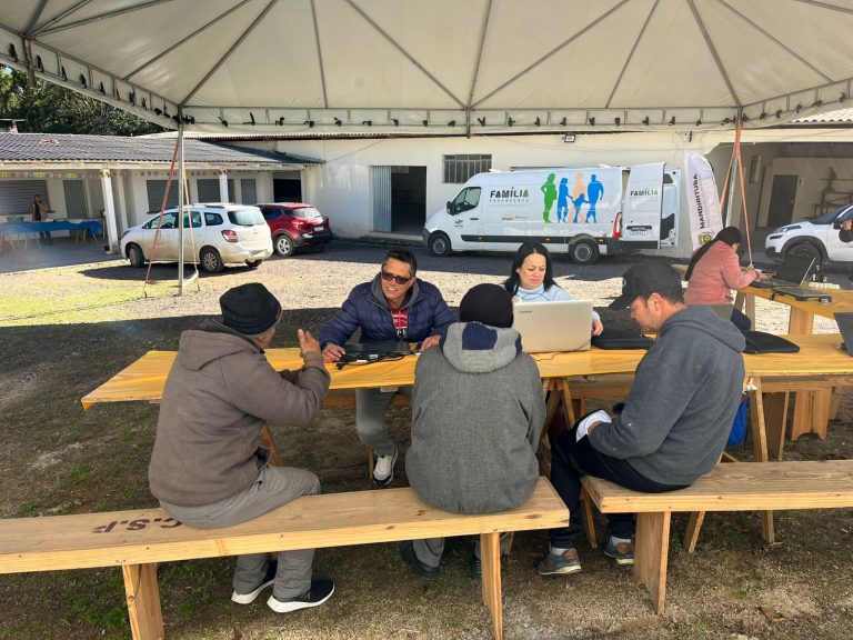 Serviços sociais foram levados para os moradores do Chimboveiro. Foto: Assessoria de Imprensa/Prefeitura de Mandirituba