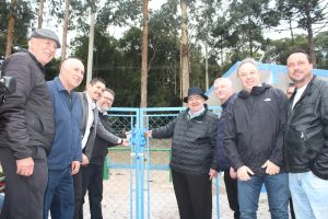 Autoridades na inauguração em Queimados de Cima. Foto: O Regional