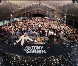Grande público no espaço de show do evento. Foto: redes sociais/Antony & Gabriel