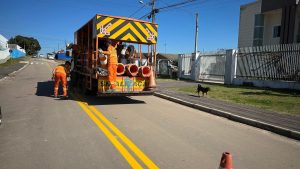 Obras de melhorias da sinalização já foram iniciadas. Foto: Assessoria de Imprensa/Prefeitura de Mandirituba