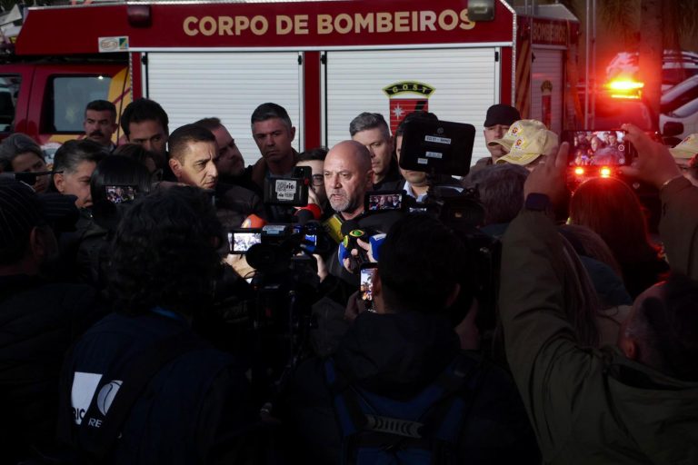 Equipes da Segurança seguem mobilizadas nas investigações da explosão em fábrica de Quatro Barras. Foto: SESP