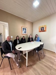 Visita reforça o diálogo entre a Secretaria e o Conselho Tutelar. Foto: Assessoria de Imprensa/Prefeitura de Agudos do Sul