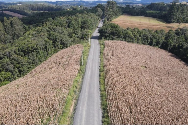 Trechos de estradas rurais irão receber pavimentação asfáltica. Foto: Assessoria de Imprensa/Prefeitura de Quitandinha