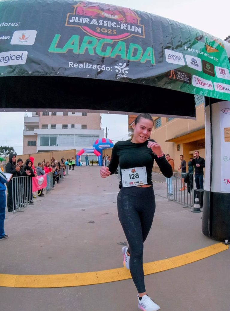 Paola Calais foi campeã na categoria feminina. Foto: Foco Radical