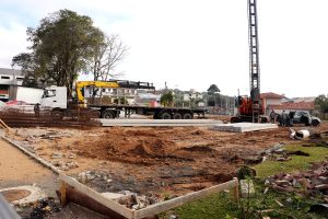 Obra na Praça da Paz entra na fase de estaqueamento. Foto: Assessoria de Imprensa/Prefeitura de Piên