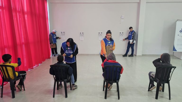 Alunos passaram por avaliação oftalmológica. Foto: Assessoria de Imprensa/Prefeitura de Quitandinha