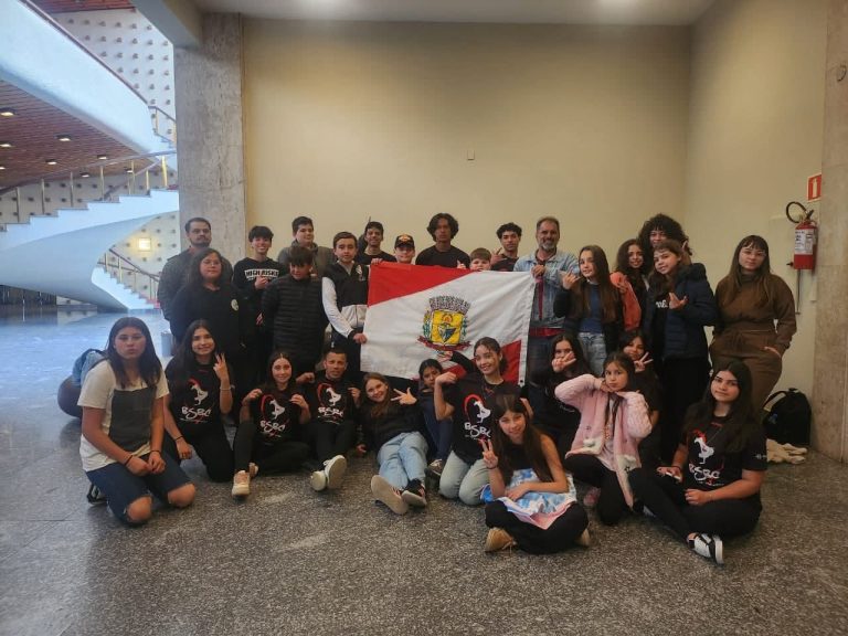 Alunos participaram do concerto em Curitiba. Foto: Assessoria de Imprensa/Prefeitura de Agudos do Sul