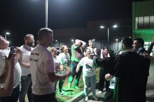 Momento em que a família da vítima recebe o resultado da condenação. Foto: O Regional