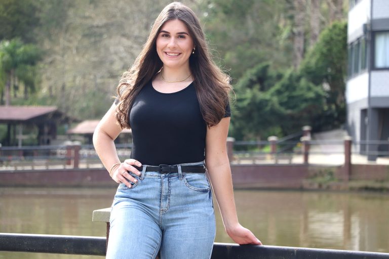 Sandrieli Ludvinski, candidata a Rainha de Piên. Foto: Assessoria de Imprensa/Prefeitura de Piên