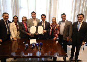 Promulgação da normativa ocorreu nesta semana, no Salão Nobre. Foto: Orlando Kissner/Alep