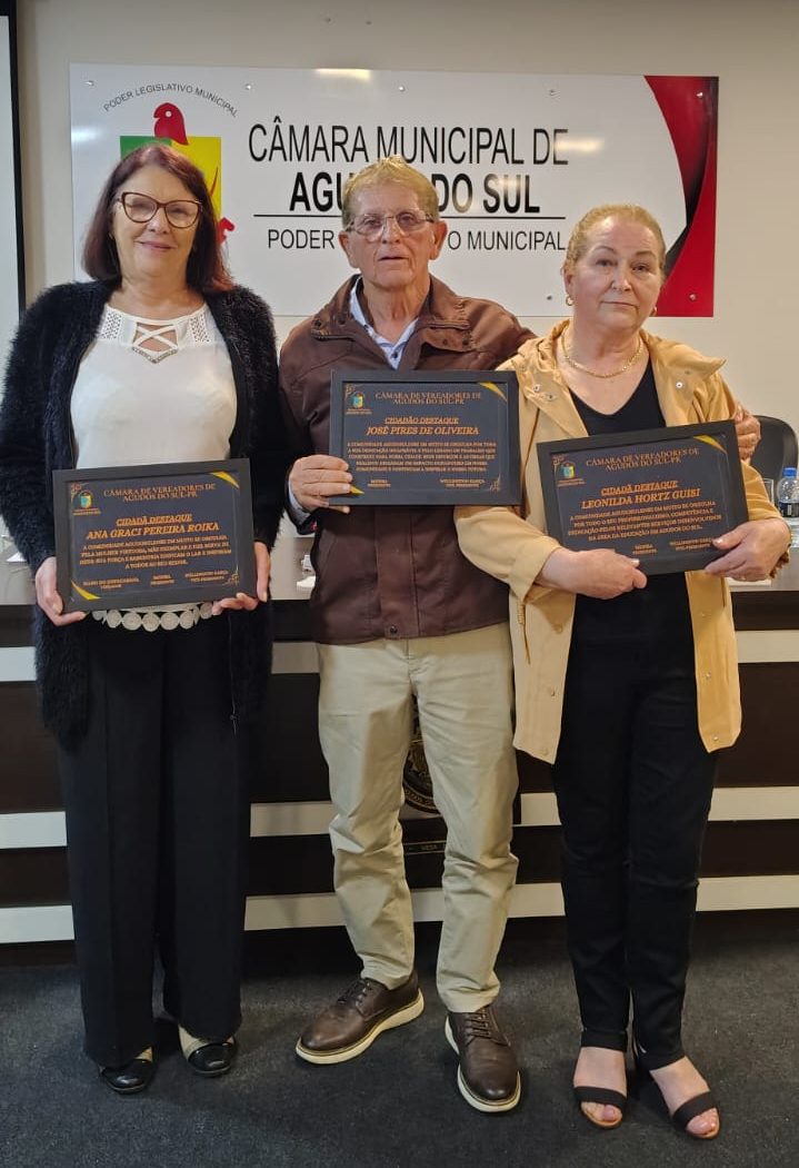 Homenageados desta semana na câmara de Agudos do Sul. Foto: Divulgação
