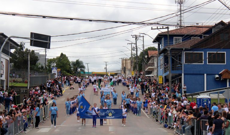 Desfile festivo está na programação dos 64 anos de Piên. Foto: Arquivo/O Regional
