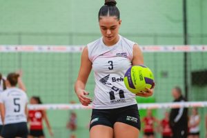 Lara Oliveira vem se destacando em competições de vôlei. Foto: Arquivo Pessoal