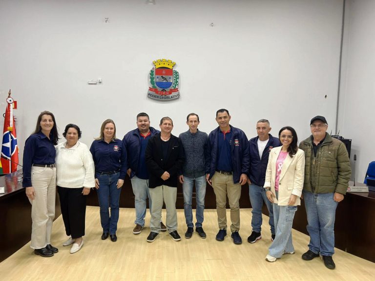 Na câmara de Piên, O Regional foi homenageado pelos vereadores. Foto: Divulgação