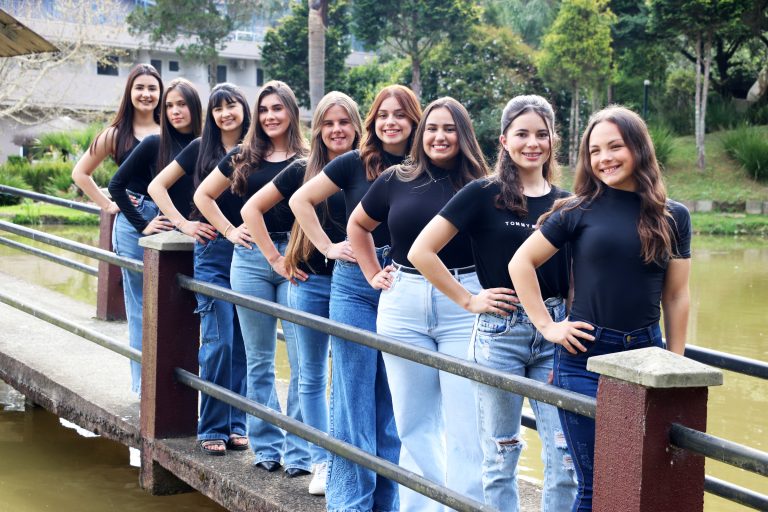 Nove jovens participam do concurso que vai eleger a nova rainha do município. Foto: Assessoria de Imprensa/Prefeitura de Piên