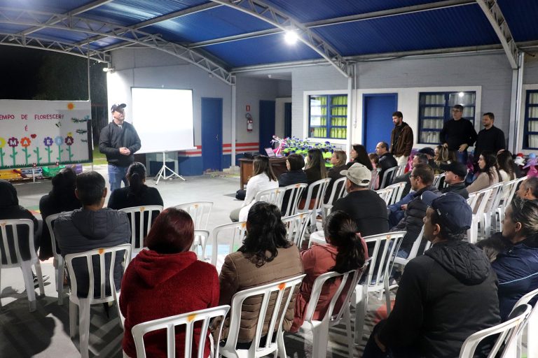 Apresentação reuniu representantes municipais e moradores do bairro. Foto: Assessoria de Imprensa/Prefeitura de Piên
