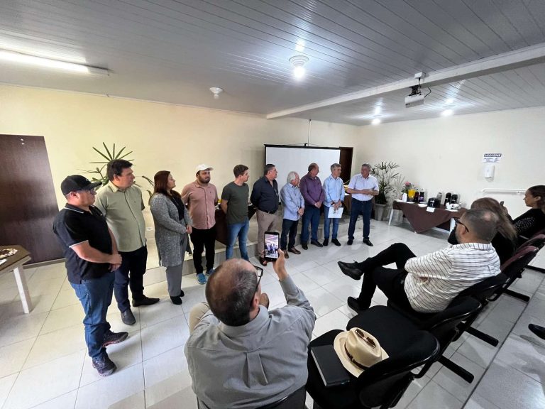 Encontro reuniu representantes municipais e estaduais. Foto: Assessoria de Imprensa/Prefeitura de Tijuas do Sul