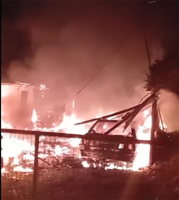 Casa foi completamente destruída pelo incêndio. Foto: Reprodução/TV Fazenda