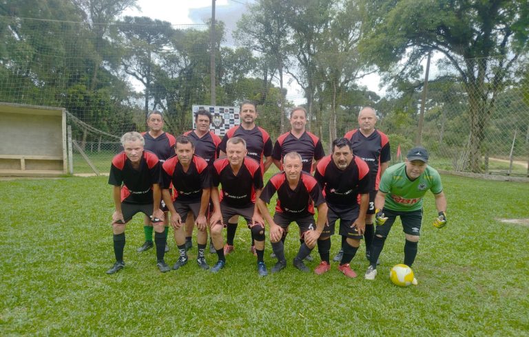 Equipe 50tinha do Ninho do Corvo que estreou com vitória em amistoso. Foto: Divulgação