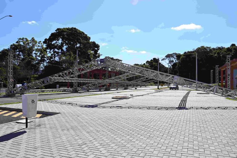 Estrutura da festa é montada em Contenda. Foto: Assessoria de Imprensa/Prefeitura de Contenda