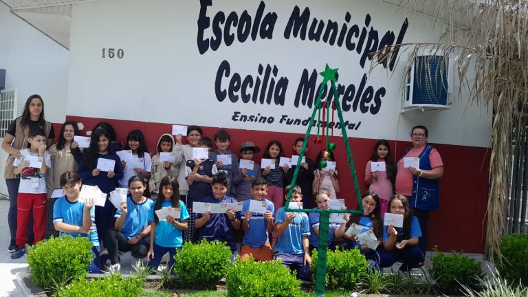 Alunos escreveram cartas e enviaram para escola em Rio Bonito do Iguaçu. Foto: Divulgação/Escola Cecília Meireles