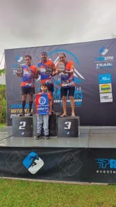 Atletas premiados na Trail In Motion. Foto: Divulgação