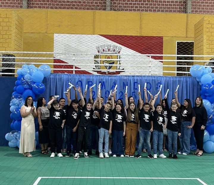 Alunos concluíram mais uma etapa da trajetória escolar. Foto: Assessoria de Imprensa/Prefeitura de Agudos do Sul