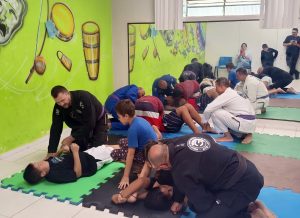 Alunos atendidos pelo Adolescentro participaram da aula. Foto: Assessoria de Imprensa/Prefeitura de Contenda