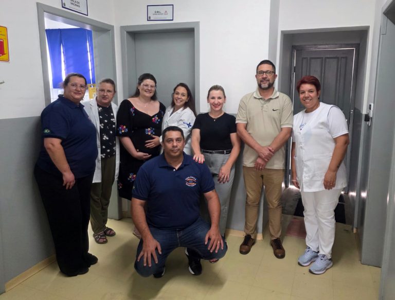 Profissionais da saúde acompanharam aplicação da vacina em gestante. Foto: Assessoria de Imprensa/Prefeitura de Contenda