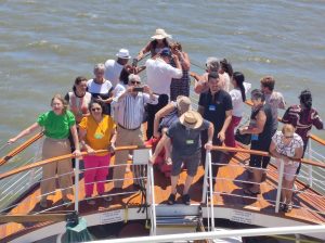 Uma das ações de encerramento foi o passeio no Barco Príncipe. Foto: Assessoria de Imprensa/Prefeitura de Quitandinha