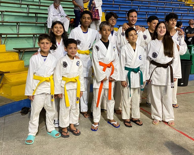 Alunos participaram da troca de faixa Shubu-dô Foto: Assessoria de Imprensa/Prefeitura de Agudos do Sul