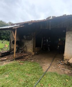 Bombeiros de Piên atenderam incêndios na região. Foto: Divulgação/Corpo de Bombeiros